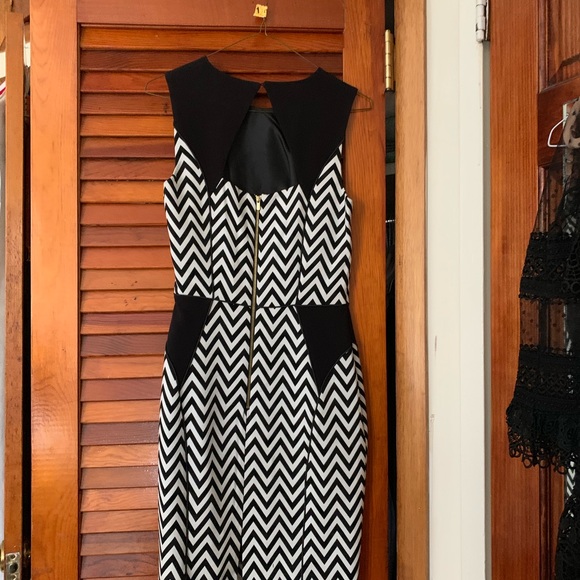 H&M black and white modern geometric sheath midi dress - Picture 7 of 7